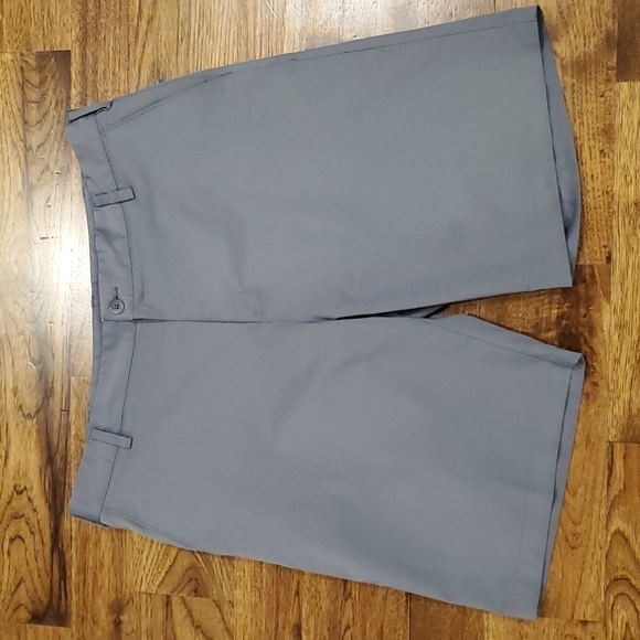 Mens Adidas gray flat front chino shorts size 38 - Picture 1 of 6